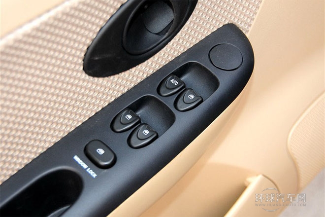 2012款 改款 1.0L 手動P-TEC舒適型