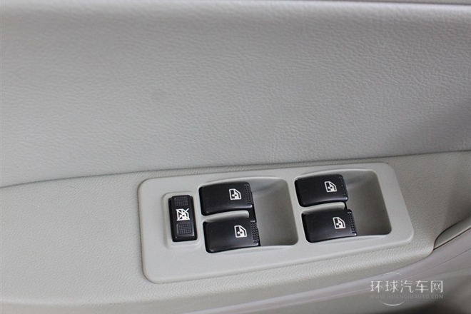 2012款 1.3L 舒適型