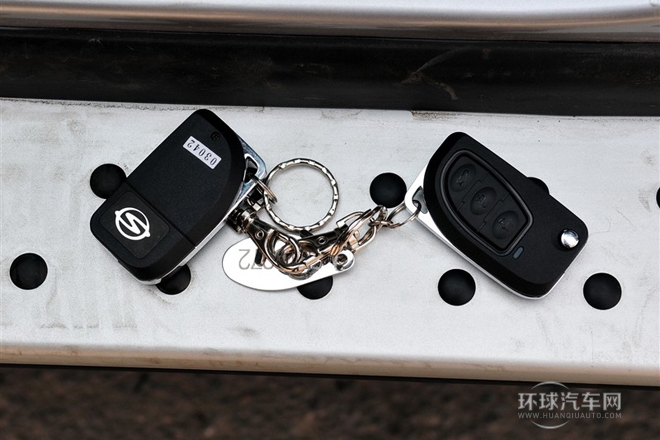 2011款 2.0L 手動(dòng)兩驅(qū)豪華型