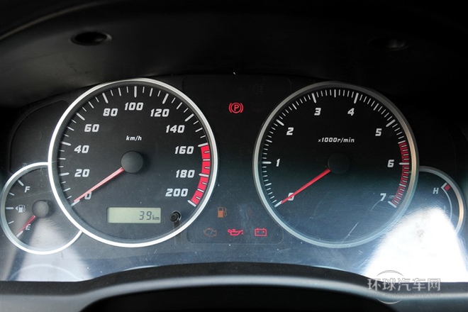 2011款 2.0L 手動兩驅(qū)豪華型