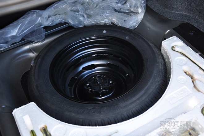 2012款 1.3L 標(biāo)準(zhǔn)型