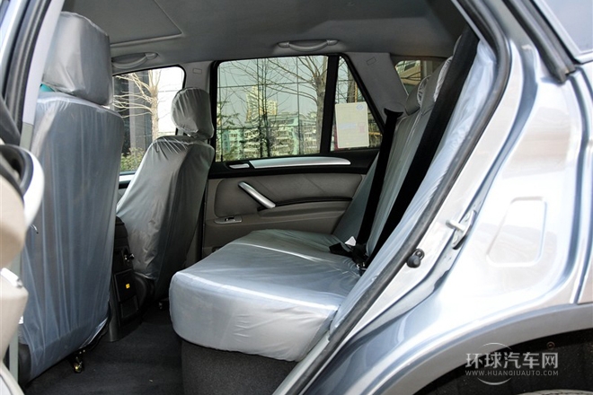 2011款 2.0L 手動兩驅超豪華型