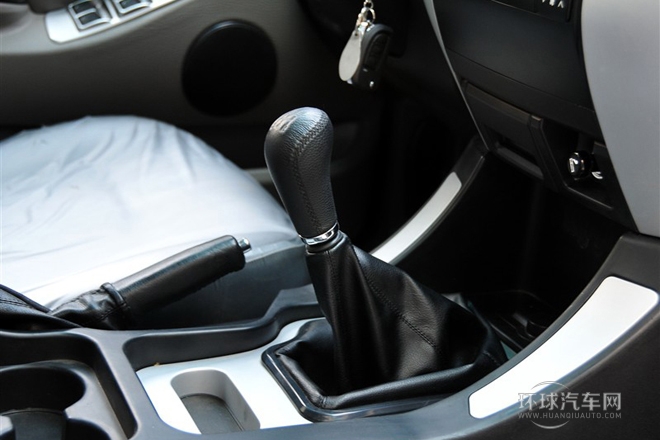 2011款 2.0L 手動兩驅超豪華型