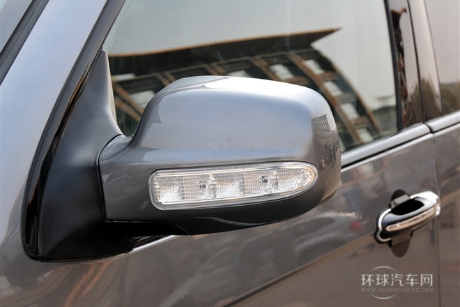 2011款 2.0L 手動兩驅超豪華型