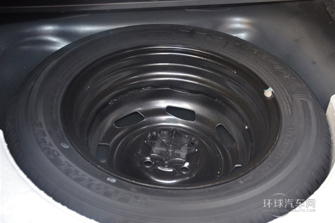 2012款 1.3L 基本型