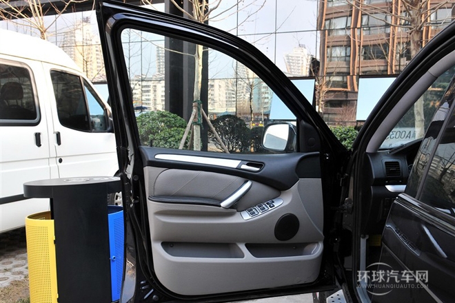 2011款 2.4L 自動兩驅超豪華型