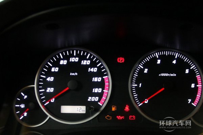 2011款 2.4L 手動四驅豪華型