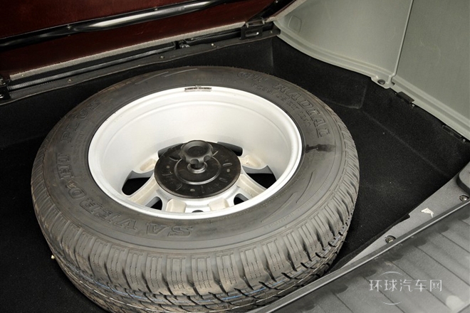 2011款 2.4L 手動四驅超豪華型