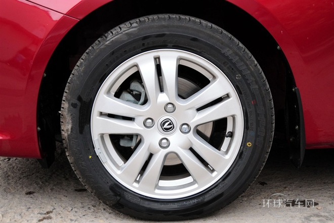 2012款 1.5L 自動(dòng)夢幻型