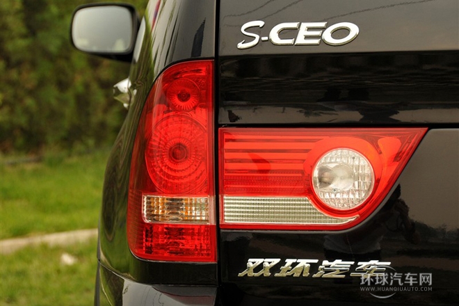 2011款 2.4L 手動四驅超豪華型