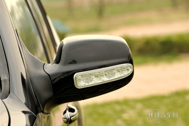 2011款 2.4L 手動四驅(qū)超豪華型