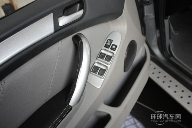 2011款 2.4L 自動四驅超豪華型