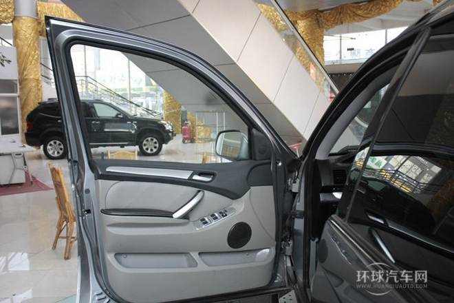 2011款 2.4L 自動四驅超豪華型