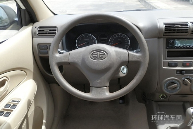 2014款 1.3L 手動5座超值版