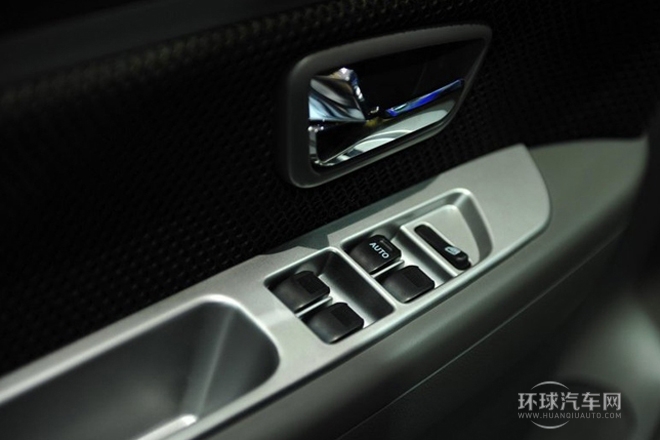 2013款 1.5L 手動7座時尚豪華型