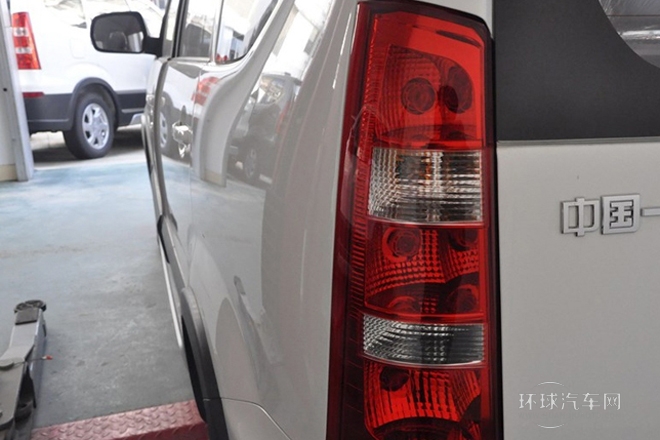 2013款 1.5L 手動7座時尚舒適型