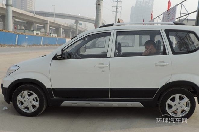 2013款 1.5L 手動5座時尚舒適型