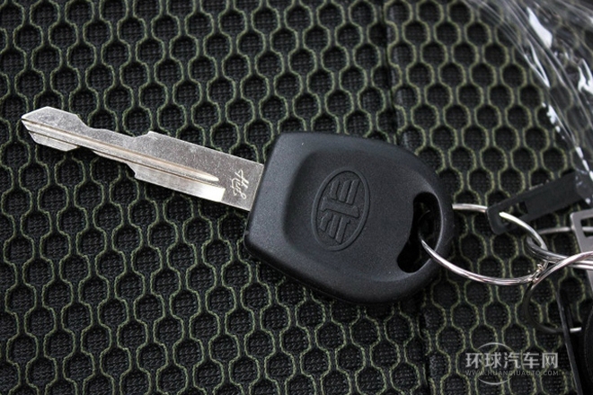 2013款 1.5L 自動5座時尚版