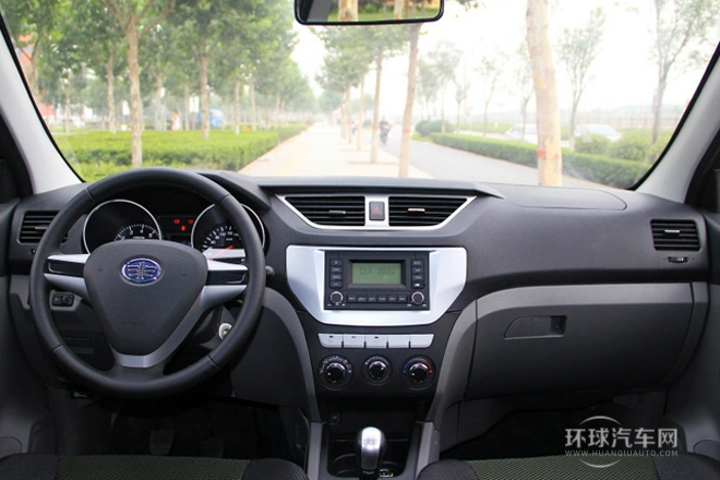 2013款 1.5L 手動7座都市時尚版