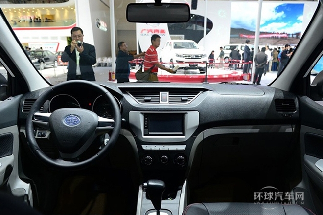 2014款 1.5L 自動(dòng)7座至尊導(dǎo)航版