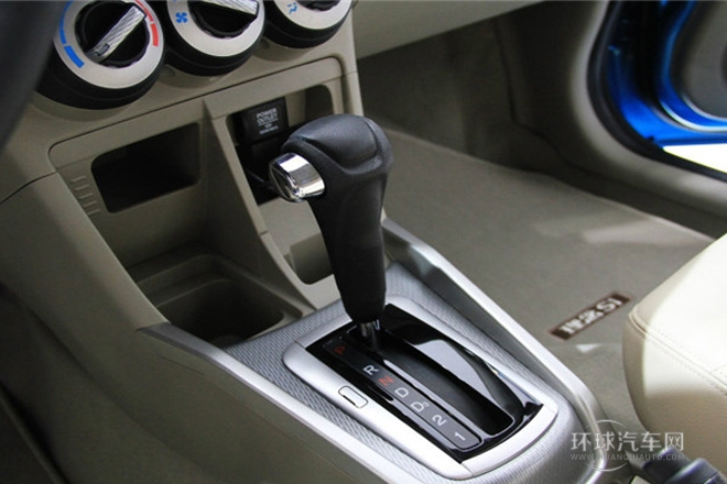 2013款 1.5L 自動豪華型