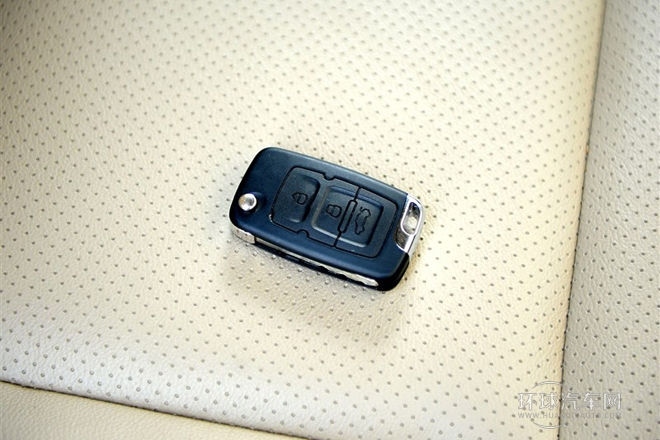 2013款 2.4L 自動尊貴型