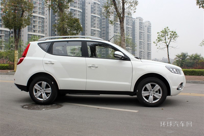 2013款 2.0L 自動尊貴型