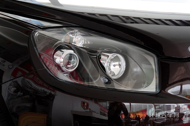 2013款 2.0L 手動尊貴型