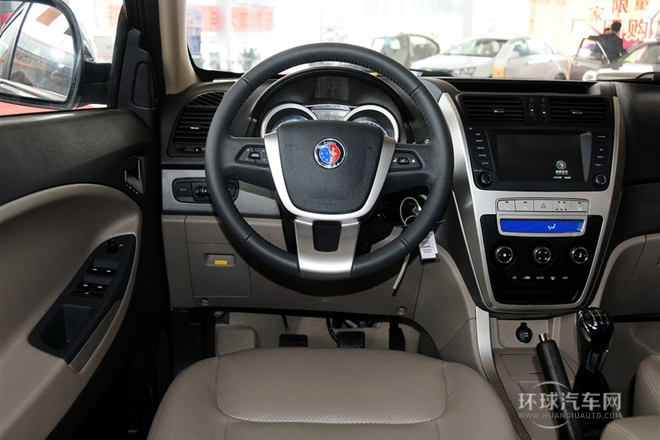 2013款 2.0L 手動尊貴型