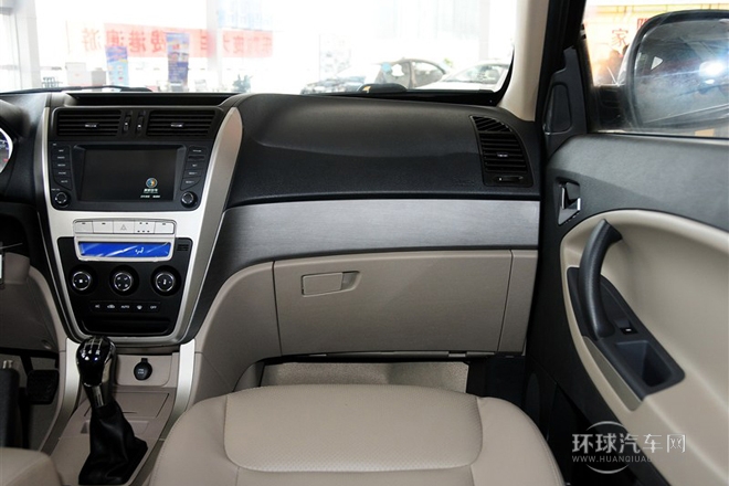 2013款 2.0L 手動尊貴型