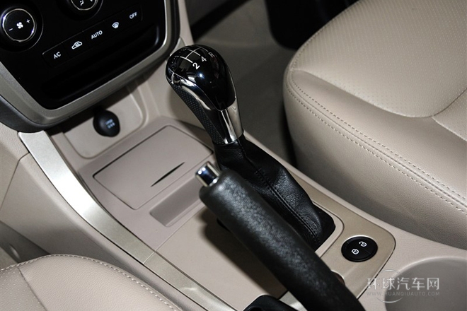 2013款 2.0L 手動尊貴型