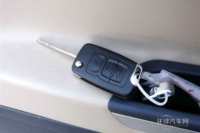 2013款 2.0L 手動精英型