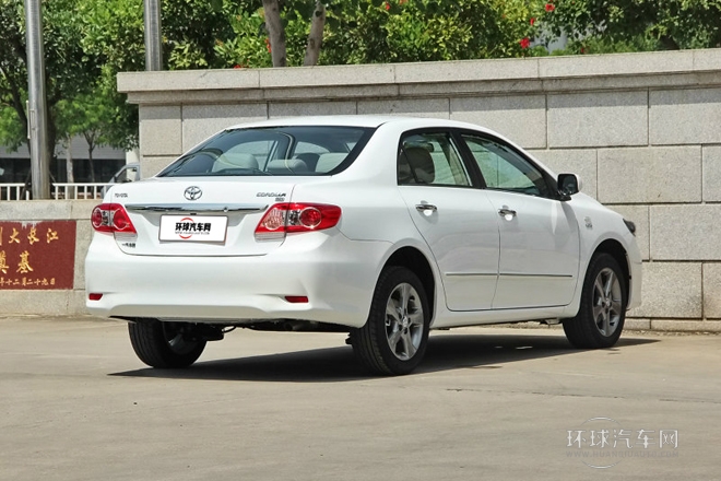 2013款 特裝版 1.8L CVT至酷版GL-i