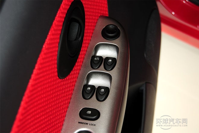 2012款 改款 1.0L 手動P-TEC時尚型