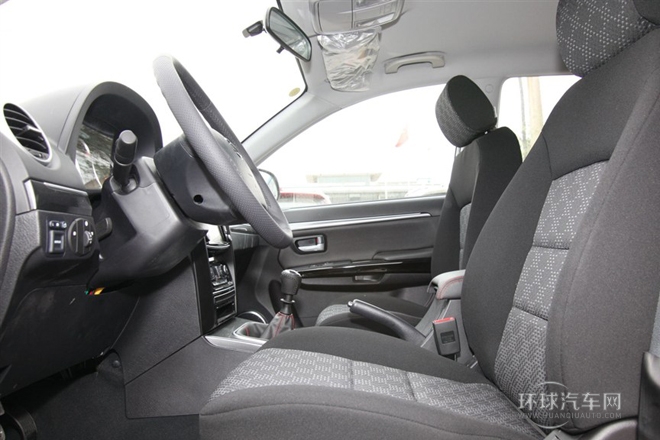 2013款 智尊版 2.0T手動四驅進取型