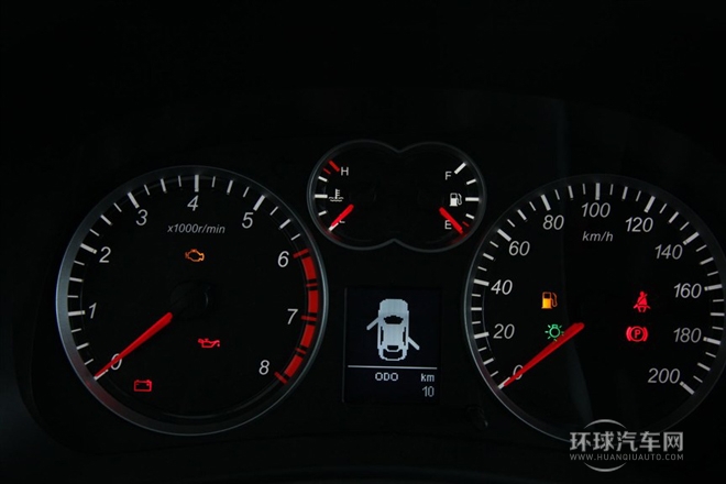 2013款 智尊版 2.0T手動四驅(qū)進(jìn)取型