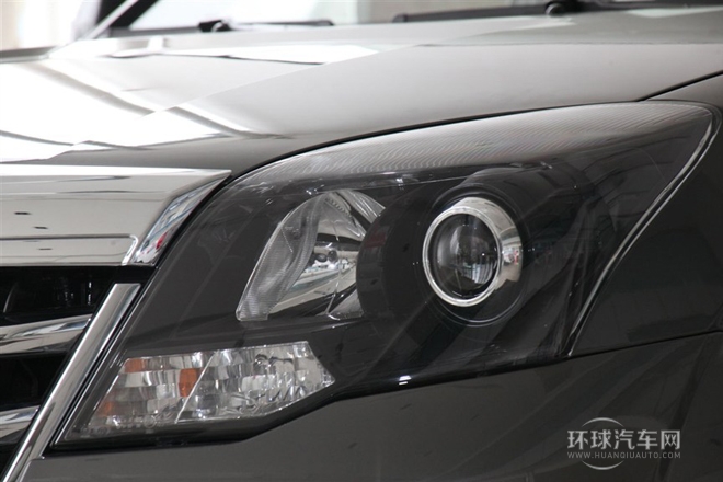 2013款 智尊版 2.0T手動四驅進取型