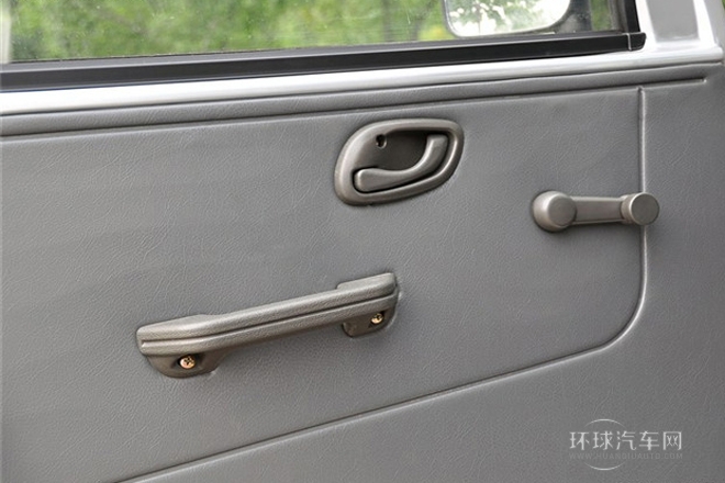 2013款 1.0L基本型CNG