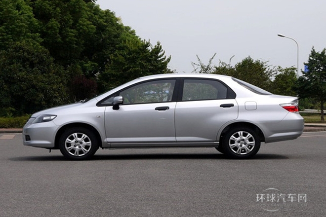 2013款 1.5L 手動舒適型