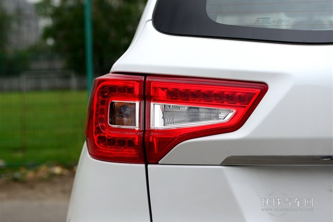 2014款 1.8T 自動尊貴型