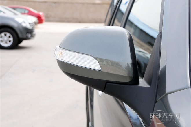 2013款 智尊版 綠靜2.0T手動兩驅進取型