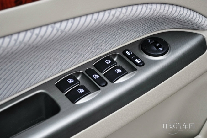 2012款 三廂 1.6L 手動豪華低碳版