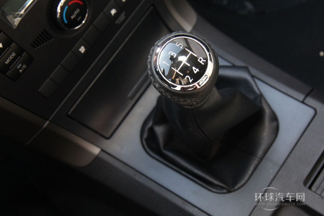 2013款 智尊版 綠靜2.0T手動四驅進取型