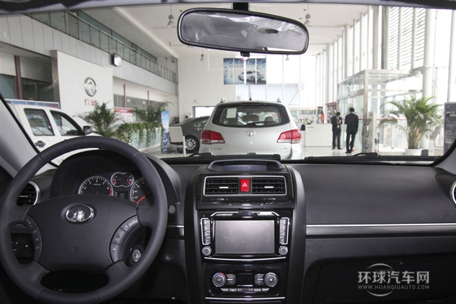 2013款 智尊版 綠靜2.0T手動四驅進取型