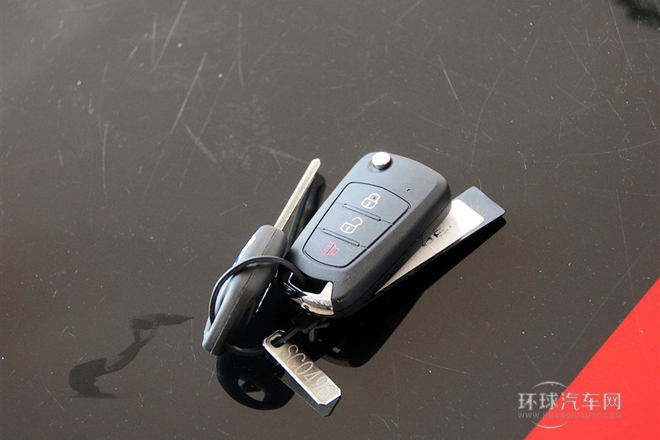 2013款 智尊版 綠靜2.0T手動兩驅進取型