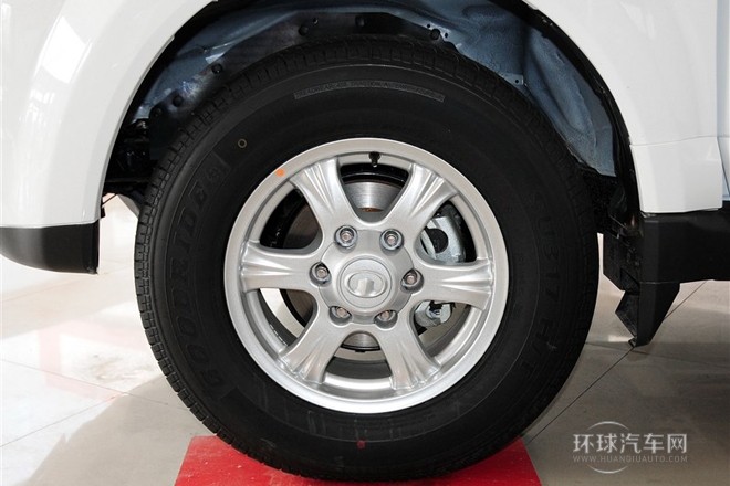 2013款 智尊版 綠靜2.0T手動(dòng)兩驅(qū)進(jìn)取型