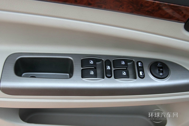 2012款 三廂 1.6L 手動(dòng)舒適型