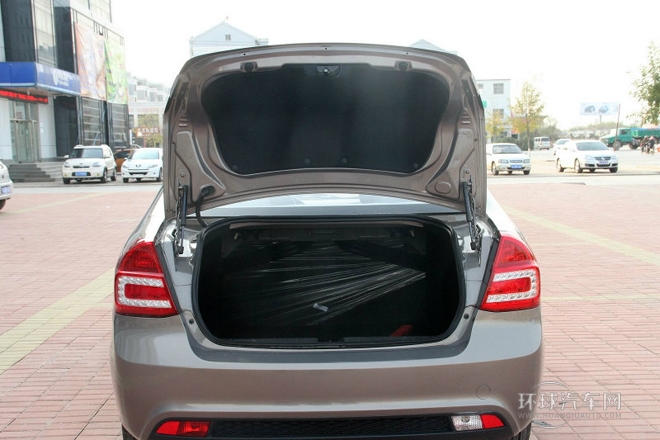 2012款 三廂 1.6L 手動舒適型