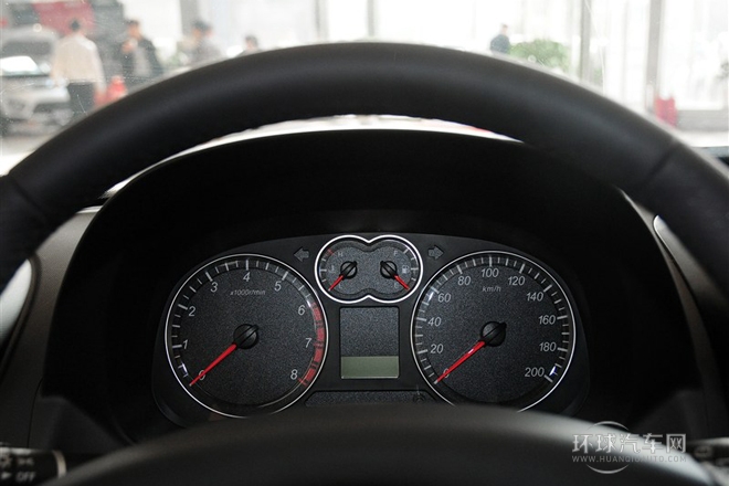 2013款 智尊版 綠靜2.0T手動(dòng)兩驅(qū)進(jìn)取型