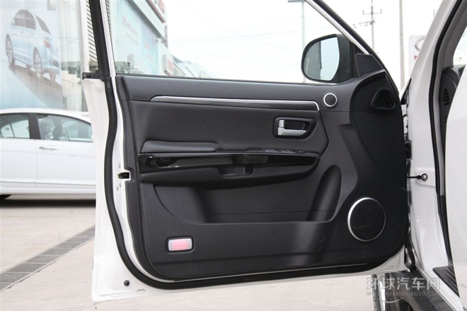 2013款 智尊版 2.0L手動四驅進取型